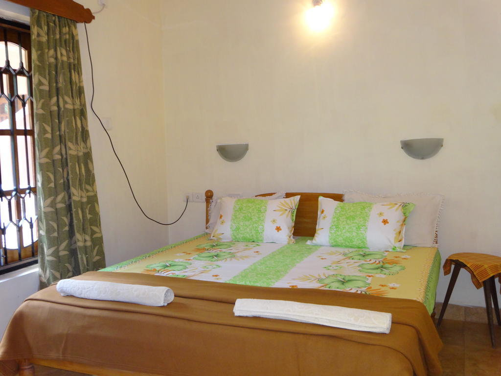 Pinto Guest House Candolim Szoba fotó