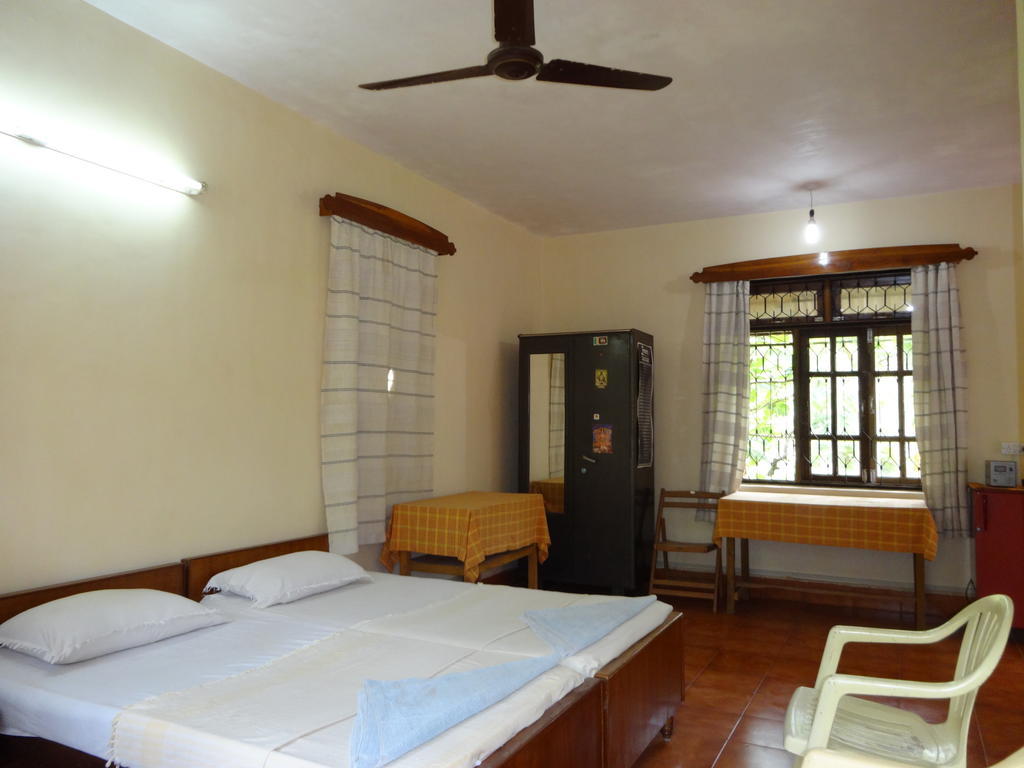 Pinto Guest House Candolim Szoba fotó